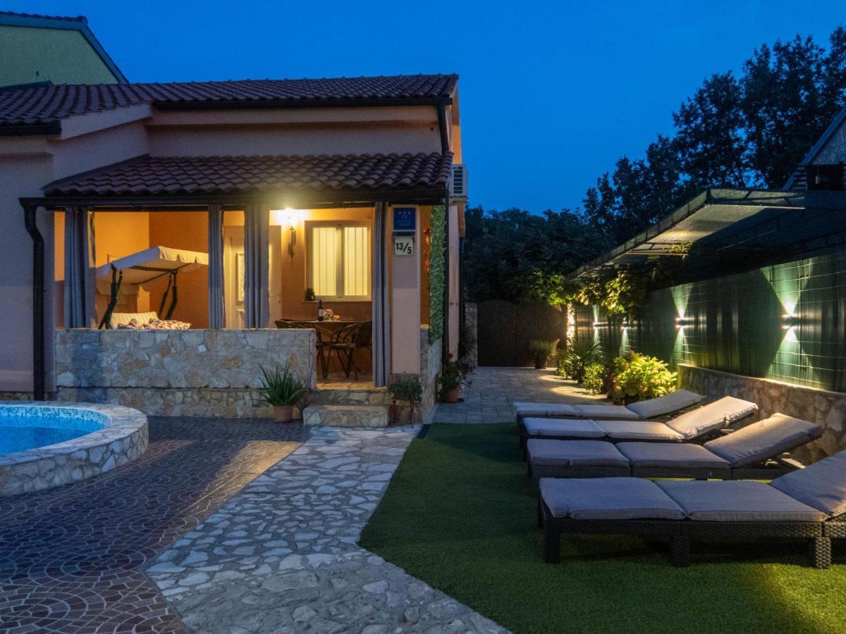 Holiday Home Ana - Mlk135 By Interhome Šilo Exteriör bild